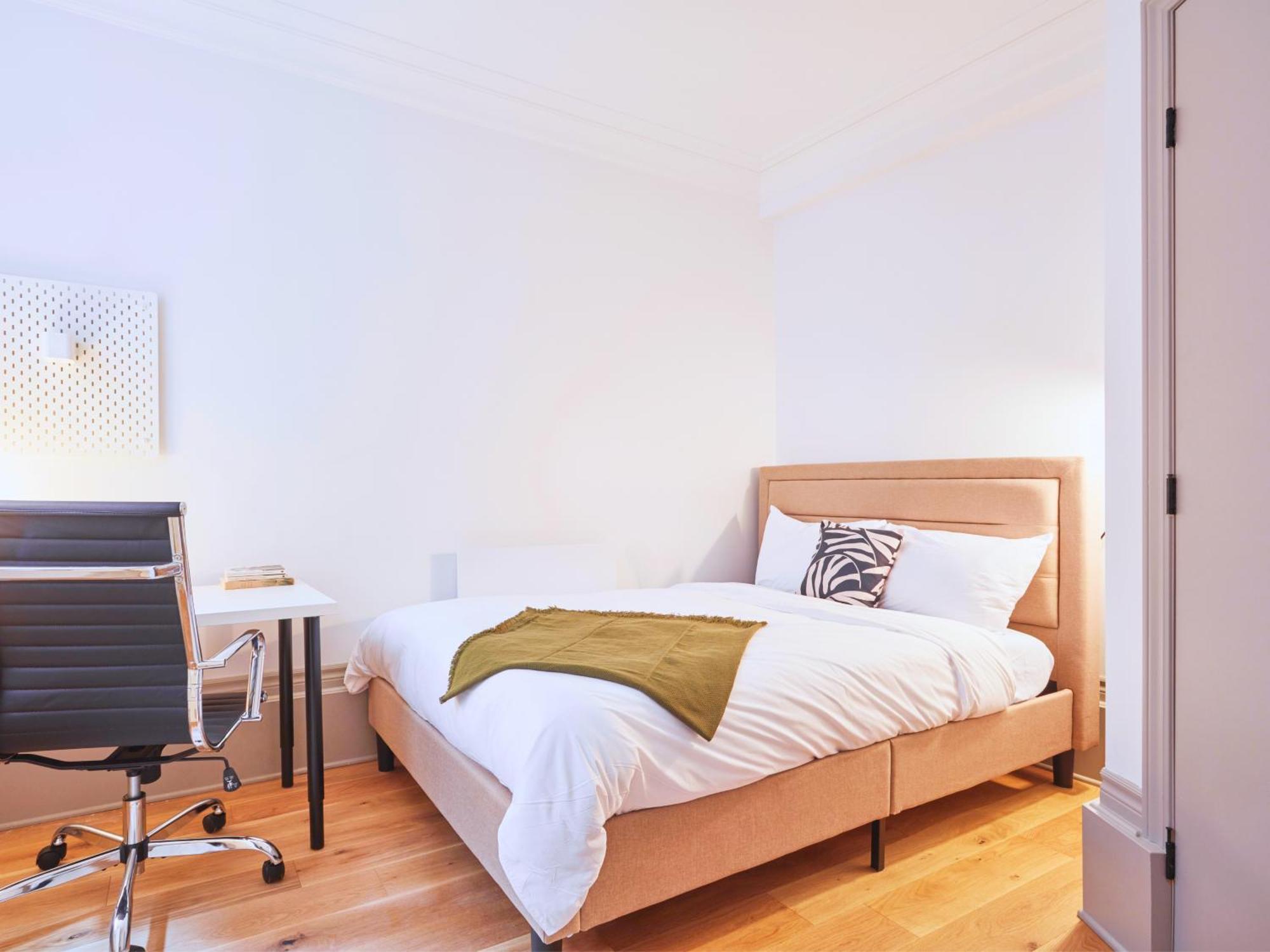 3 Bedroom Apt In Downtown Montreal — Photos 2