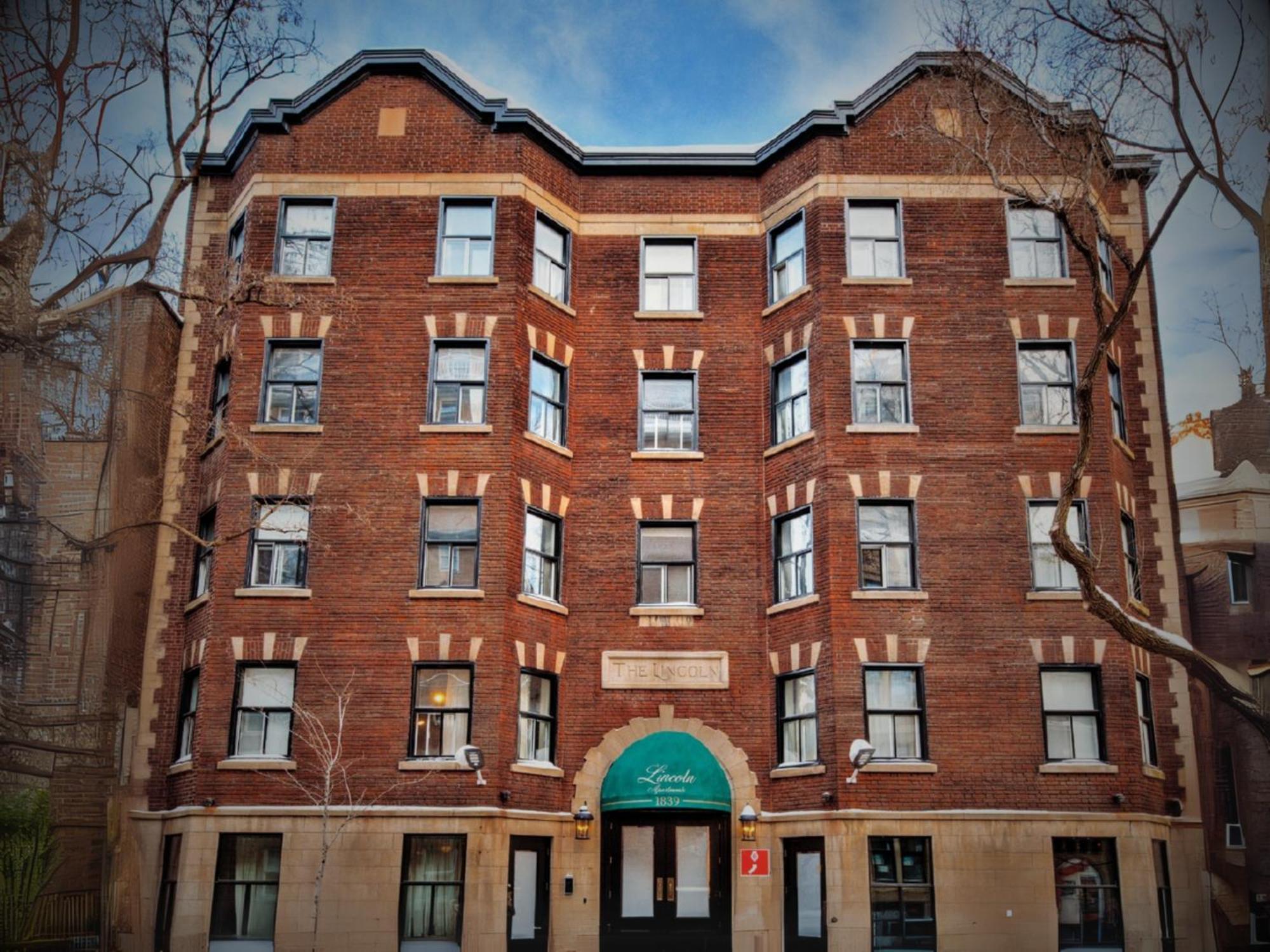 3 Bedroom Apt In Downtown Montreal, Montreal